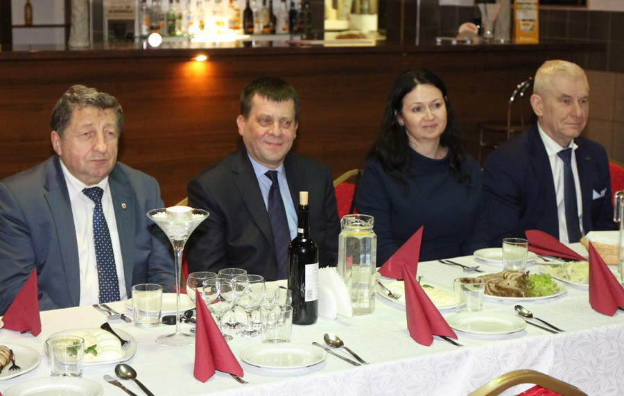 Legitymacje członkowskie dla byłych pracowników Zakładów Chemicznych POLICE S.A. [foto]