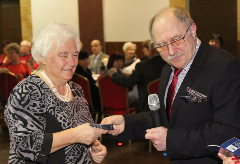 Legitymacje członkowskie dla byłych pracowników Zakładów Chemicznych POLICE S.A. [foto]