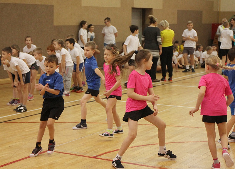 Turniej Gier i Zabaw Ruchowych dla uczniów Szkół Podstawowych [foto/wideo]