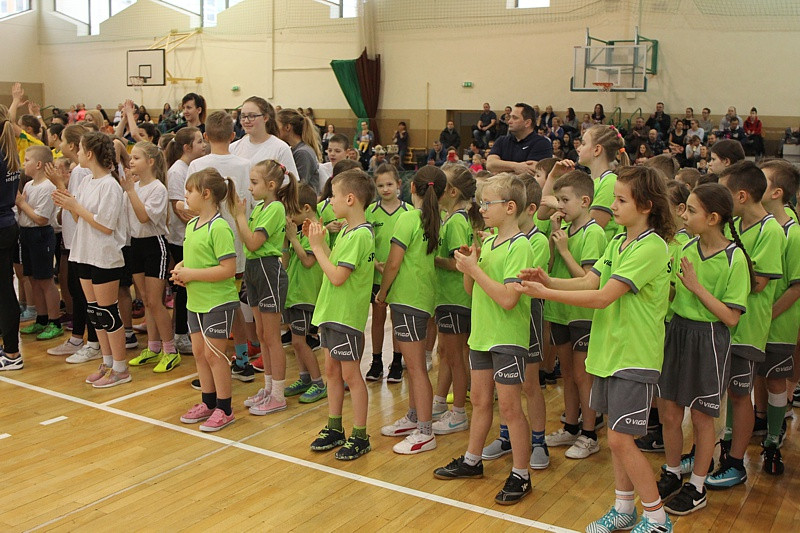 Turniej Gier i Zabaw Ruchowych dla uczniów Szkół Podstawowych [foto/wideo]