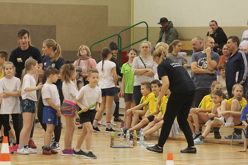 Turniej Gier i Zabaw Ruchowych dla uczniów Szkół Podstawowych [foto/wideo]
