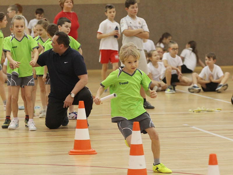 Turniej Gier i Zabaw Ruchowych dla uczniów Szkół Podstawowych [foto/wideo]