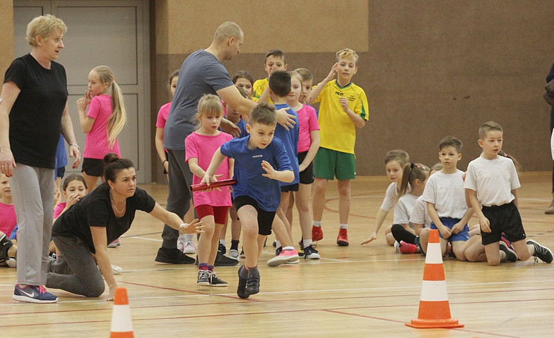 Turniej Gier i Zabaw Ruchowych dla uczniów Szkół Podstawowych [foto/wideo]