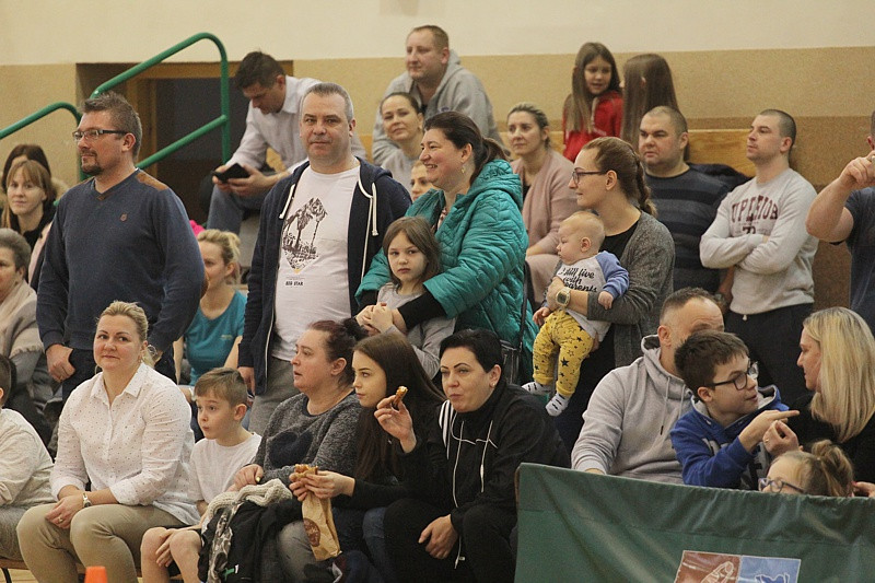 Turniej Gier i Zabaw Ruchowych dla uczniów Szkół Podstawowych [foto/wideo]