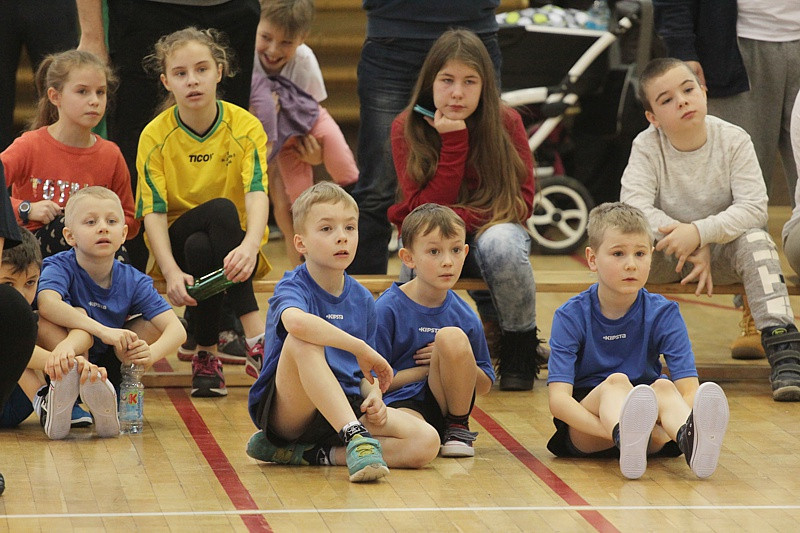 Turniej Gier i Zabaw Ruchowych dla uczniów Szkół Podstawowych [foto/wideo]