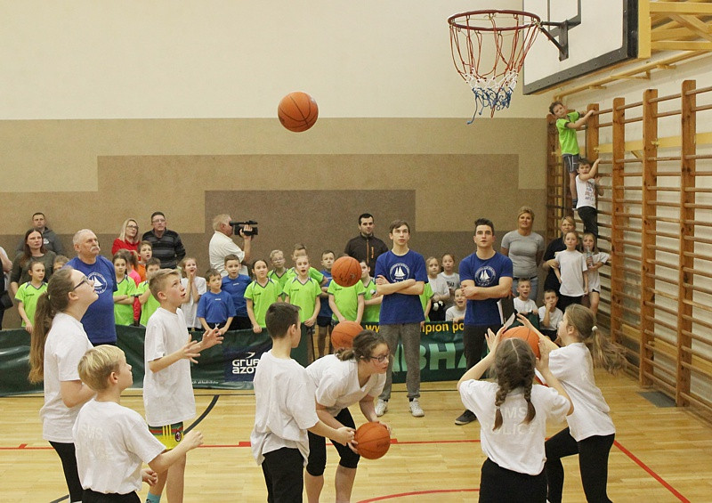 Turniej Gier i Zabaw Ruchowych dla uczniów Szkół Podstawowych [foto/wideo]