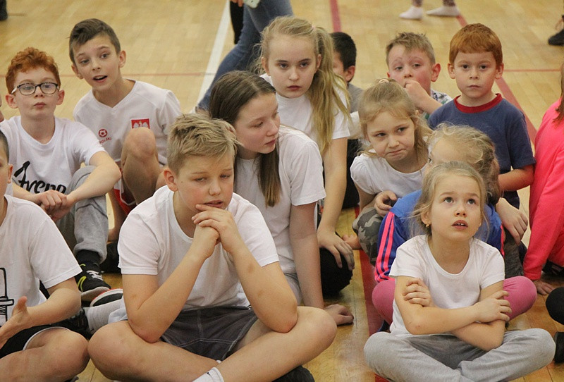 Turniej Gier i Zabaw Ruchowych dla uczniów Szkół Podstawowych [foto/wideo]
