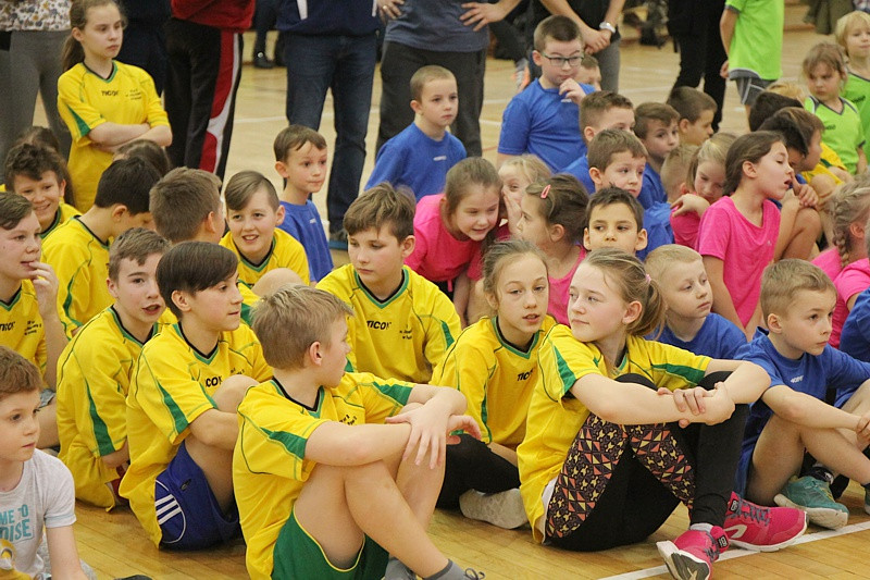 Turniej Gier i Zabaw Ruchowych dla uczniów Szkół Podstawowych [foto/wideo]