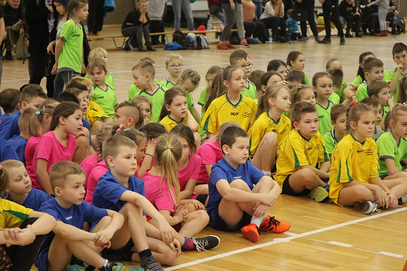 Turniej Gier i Zabaw Ruchowych dla uczniów Szkół Podstawowych [foto/wideo]