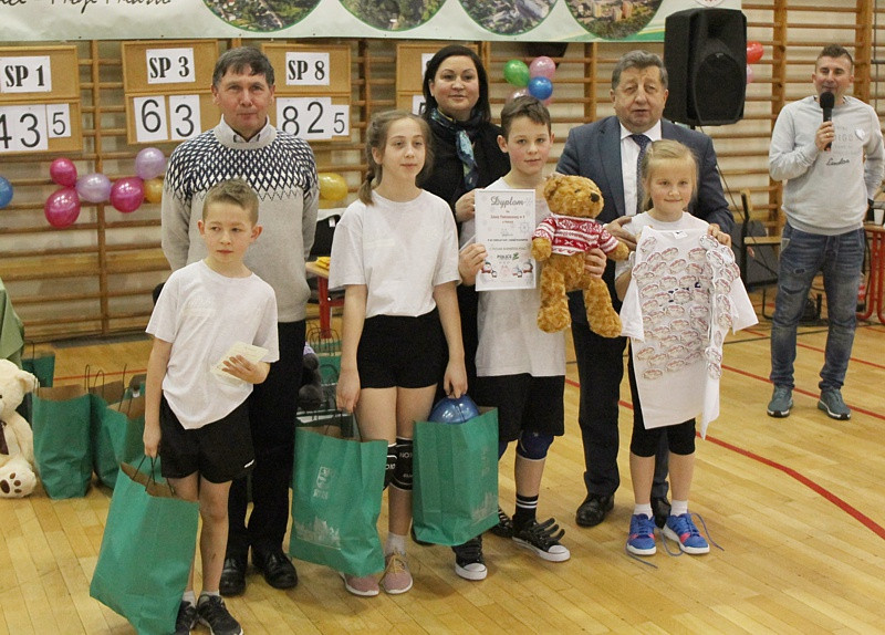 Turniej Gier i Zabaw Ruchowych dla uczniów Szkół Podstawowych [foto/wideo]