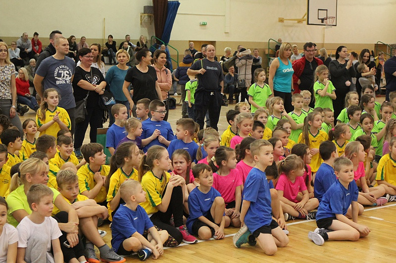 Turniej Gier i Zabaw Ruchowych dla uczniów Szkół Podstawowych [foto/wideo]