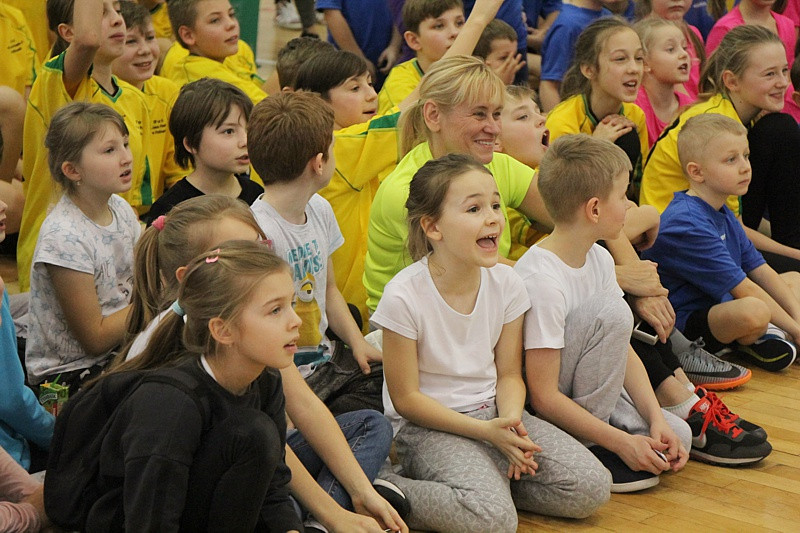 Turniej Gier i Zabaw Ruchowych dla uczniów Szkół Podstawowych [foto/wideo]