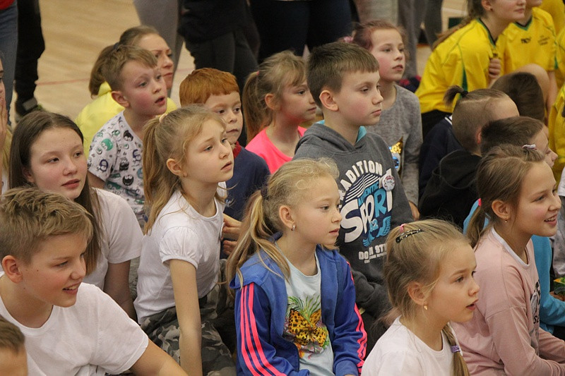 Turniej Gier i Zabaw Ruchowych dla uczniów Szkół Podstawowych [foto/wideo]