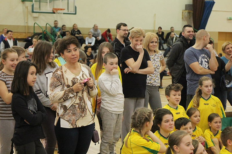 Turniej Gier i Zabaw Ruchowych dla uczniów Szkół Podstawowych [foto/wideo]