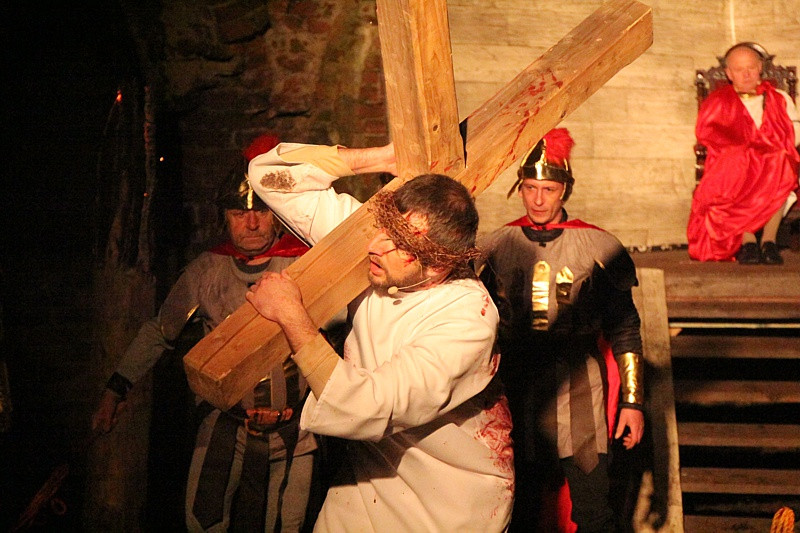 Misterium Męki Pańskiej w Jasienicy [foto/wideo]