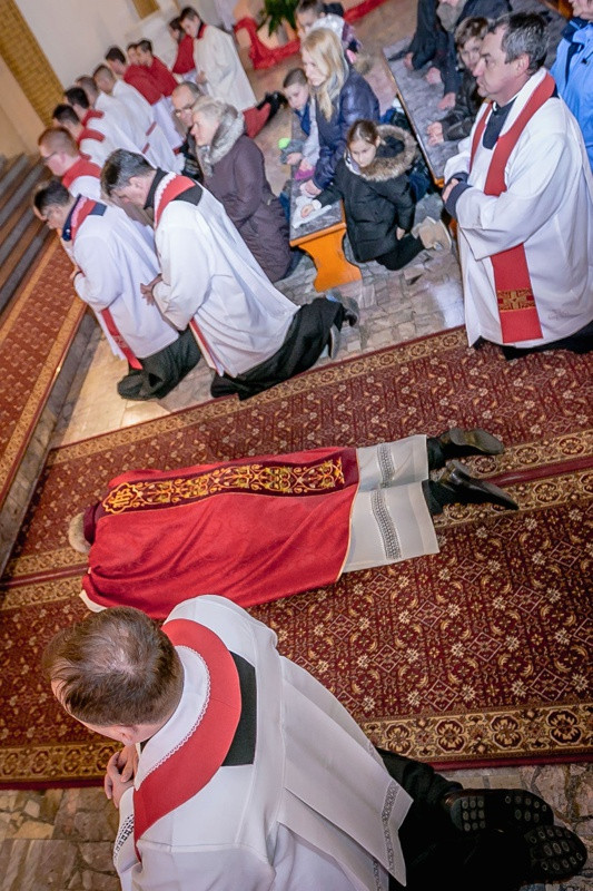 Wielki Piątek - Liturgia Męki Pańskiej [foto]