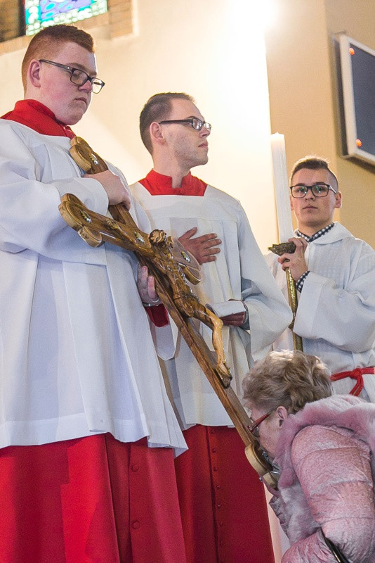 Wielki Piątek - Liturgia Męki Pańskiej [foto]