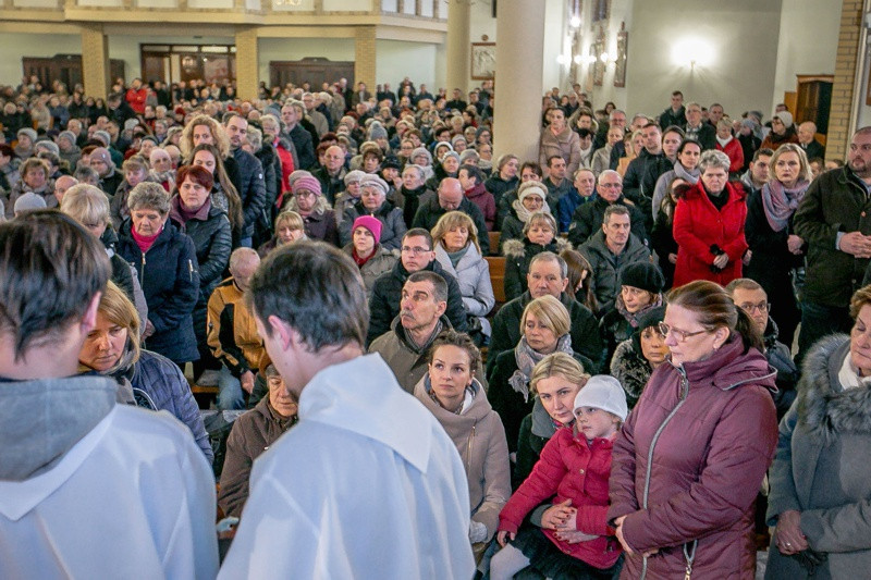 Wielki Piątek - Liturgia Męki Pańskiej [foto]