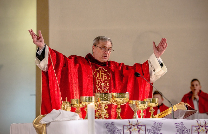 Wielki Piątek - Liturgia Męki Pańskiej [foto]