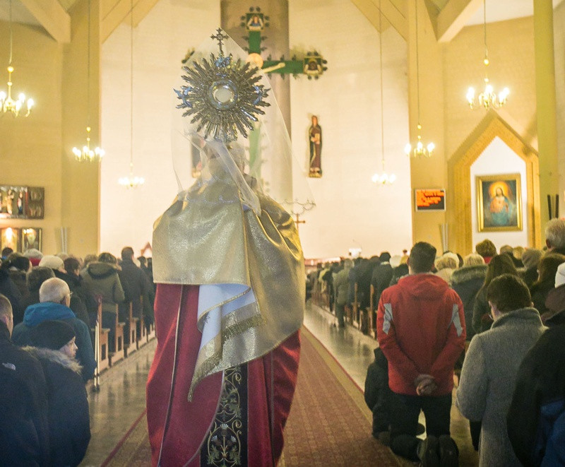 Wielki Piątek - Liturgia Męki Pańskiej [foto]