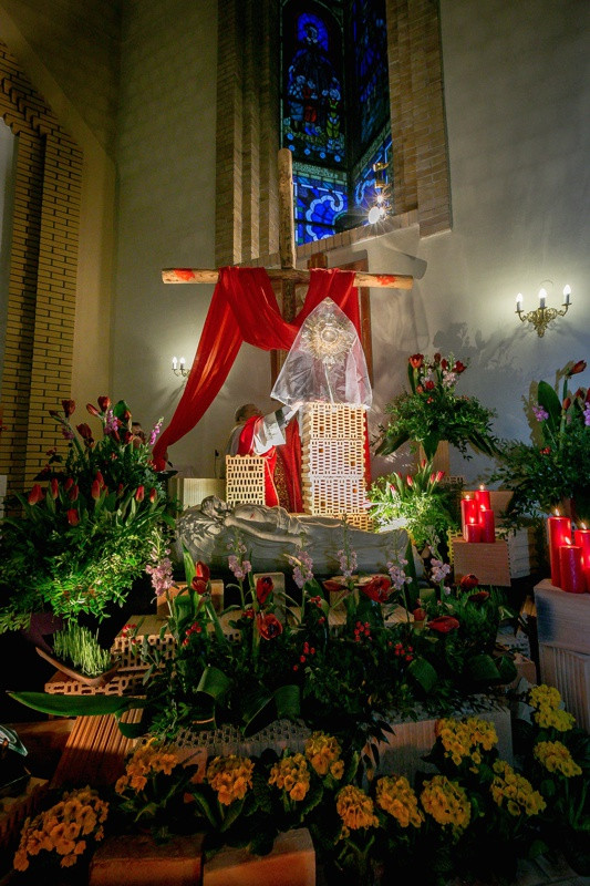 Wielki Piątek - Liturgia Męki Pańskiej [foto]