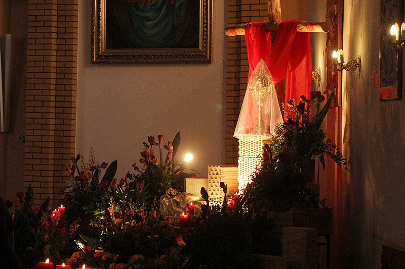 Wielka Sobota - święcenie pokarmów w polickich parafiach [foto]