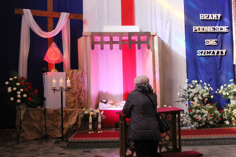 Wielka Sobota - święcenie pokarmów w polickich parafiach [foto]