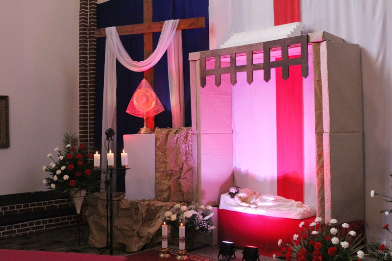 Wielka Sobota - święcenie pokarmów w polickich parafiach [foto]