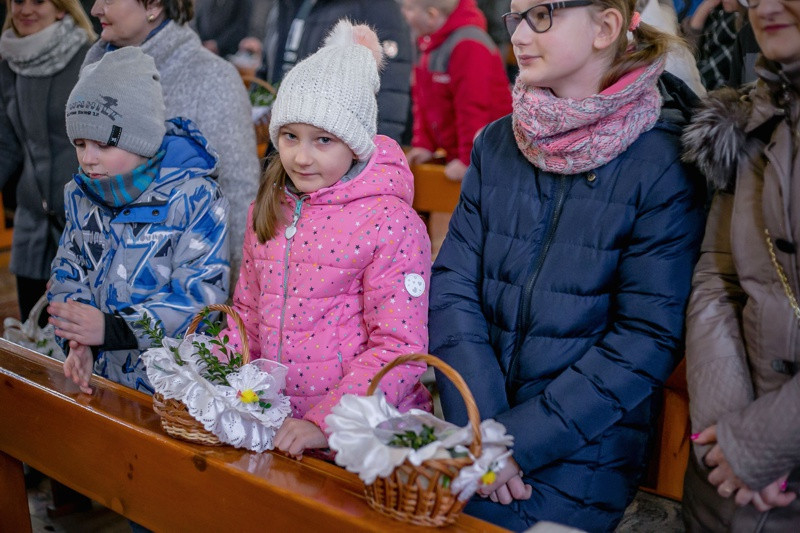 Wielka Sobota - święcenie pokarmów w polickich parafiach [foto]