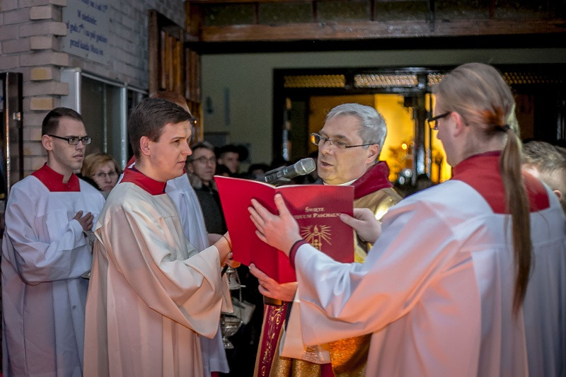 Wielka Sobota - Liturgia Wigilii Paschalnej [foto]
