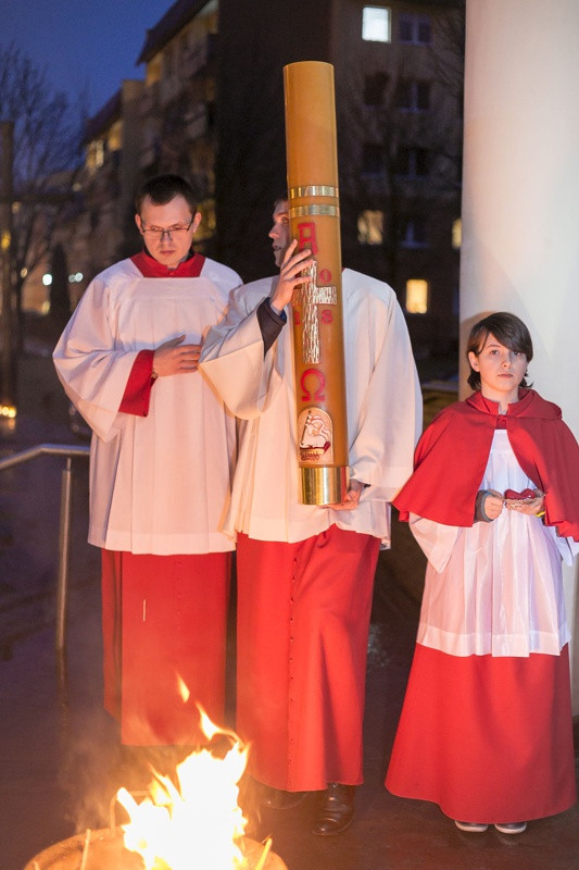 Wielka Sobota - Liturgia Wigilii Paschalnej [foto]