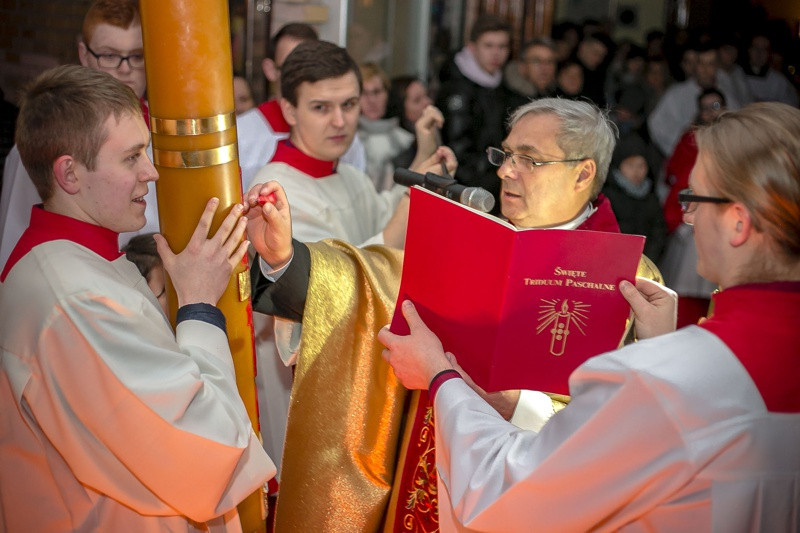 Wielka Sobota - Liturgia Wigilii Paschalnej [foto]
