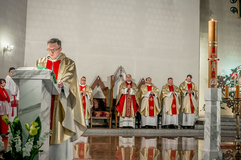 Wielka Sobota - Liturgia Wigilii Paschalnej [foto]