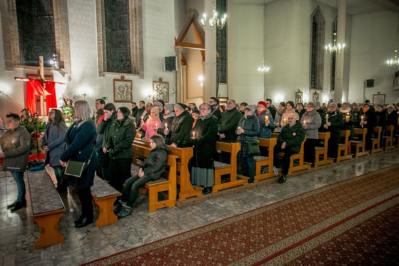 Wielka Sobota - Liturgia Wigilii Paschalnej [foto]