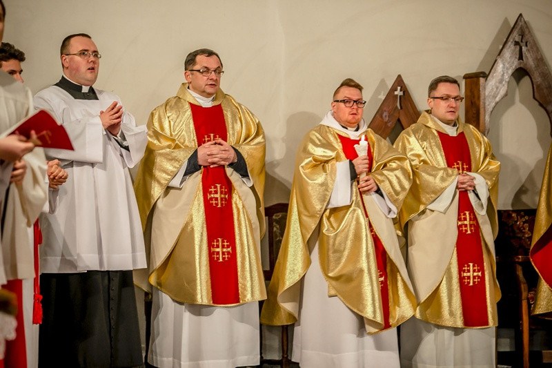 Wielka Sobota - Liturgia Wigilii Paschalnej [foto]