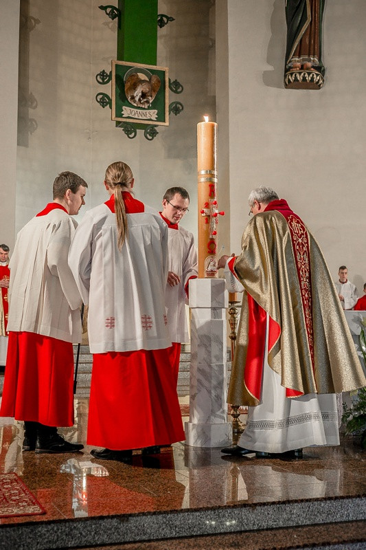 Wielka Sobota - Liturgia Wigilii Paschalnej [foto]