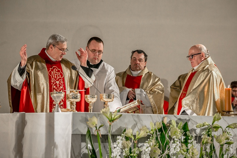 Wielka Sobota - Liturgia Wigilii Paschalnej [foto]