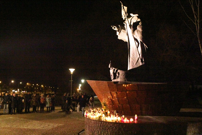 Spotkanie modlitewne w rocznicę śmierci Jana Pawła II [foto]