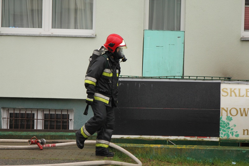 Pożar sklepu z odzieżą nową i używaną [foto/wideo]