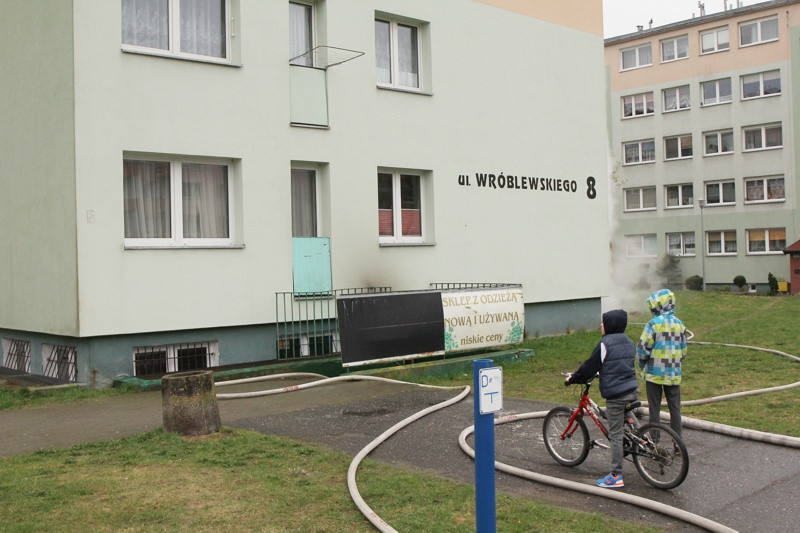 Pożar sklepu z odzieżą nową i używaną [foto/wideo]