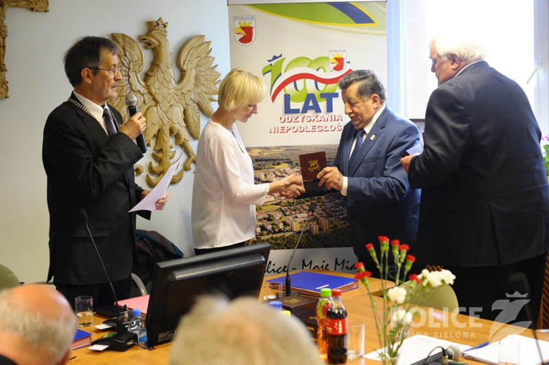 Inauguracja obchodów 100 rocznicy odzyskania przez Polskę niepodległości w Gminie Police