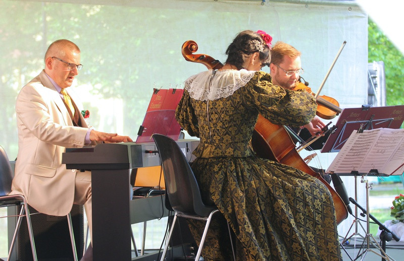 W 227 rocznicę uchwalenia konstytucji „Polonez 3 maja” [foto]