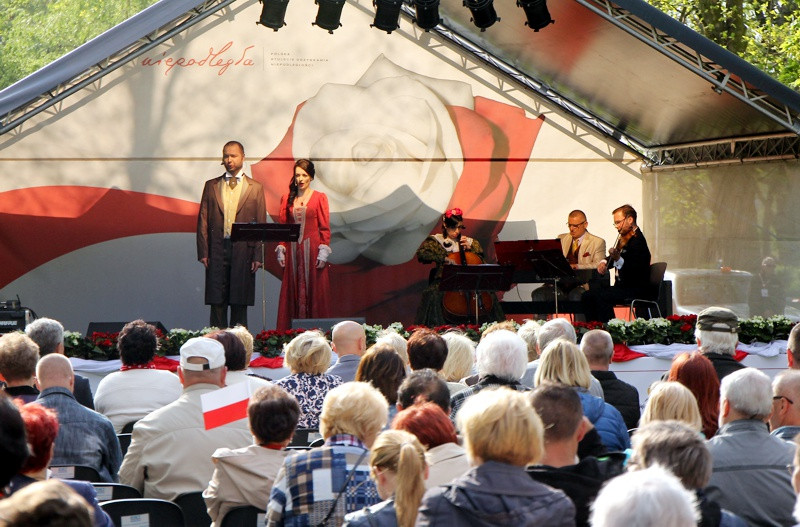 W 227 rocznicę uchwalenia konstytucji „Polonez 3 maja” [foto]