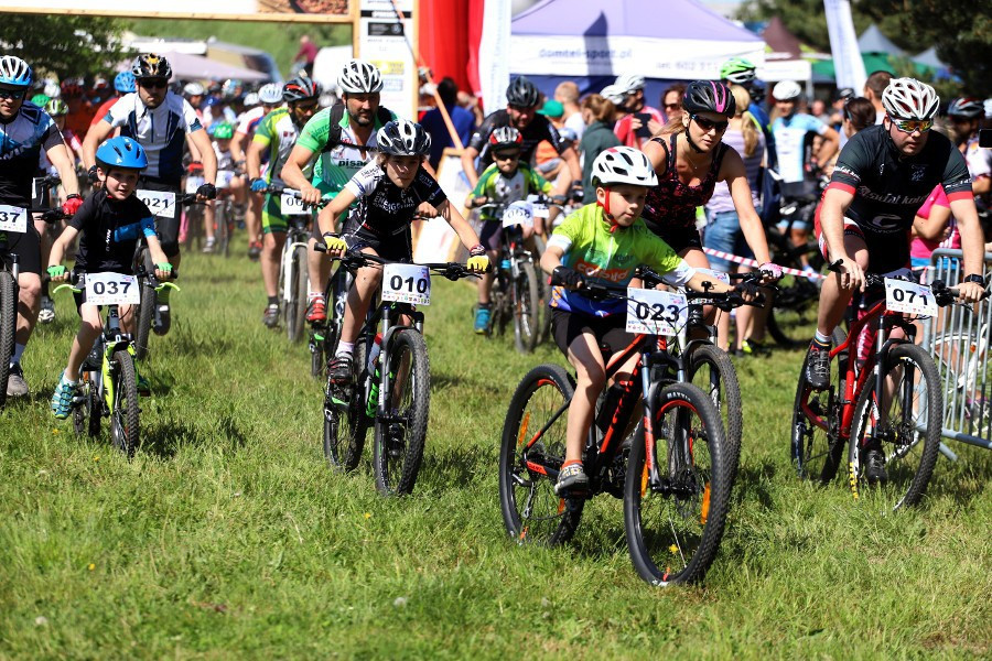 Ponad 900 zawodniczek i zawodników w I Polickim MTB Maratonie [foto]