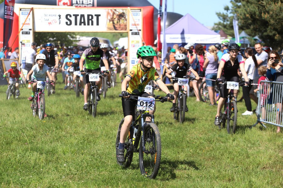 Ponad 900 zawodniczek i zawodników w I Polickim MTB Maratonie [foto]