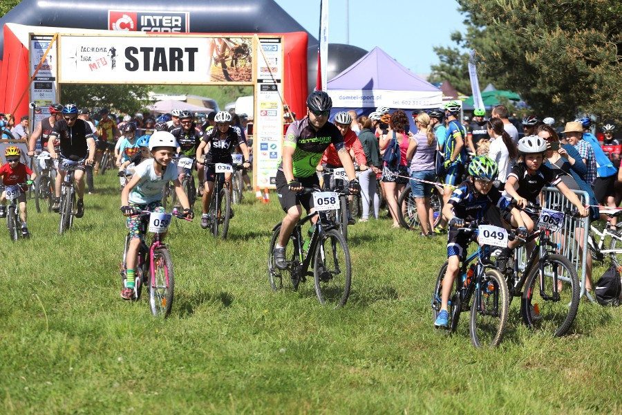 Ponad 900 zawodniczek i zawodników w I Polickim MTB Maratonie [foto]