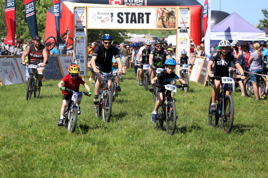 Ponad 900 zawodniczek i zawodników w I Polickim MTB Maratonie [foto]