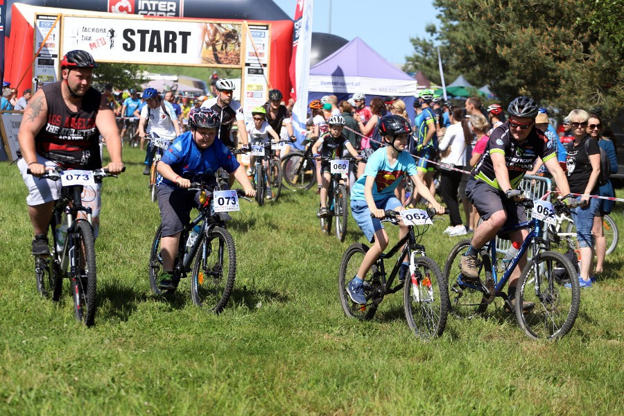 Ponad 900 zawodniczek i zawodników w I Polickim MTB Maratonie [foto]