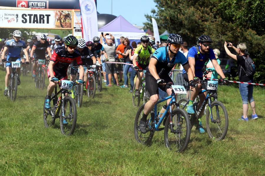 Ponad 900 zawodniczek i zawodników w I Polickim MTB Maratonie [foto]