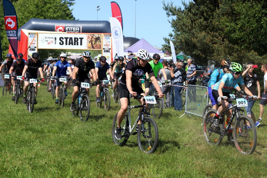 Ponad 900 zawodniczek i zawodników w I Polickim MTB Maratonie [foto]